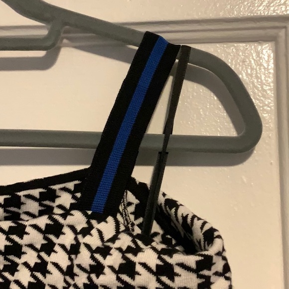 Bebe Laura Houndstooth OTS Top - Picture 3 of 7